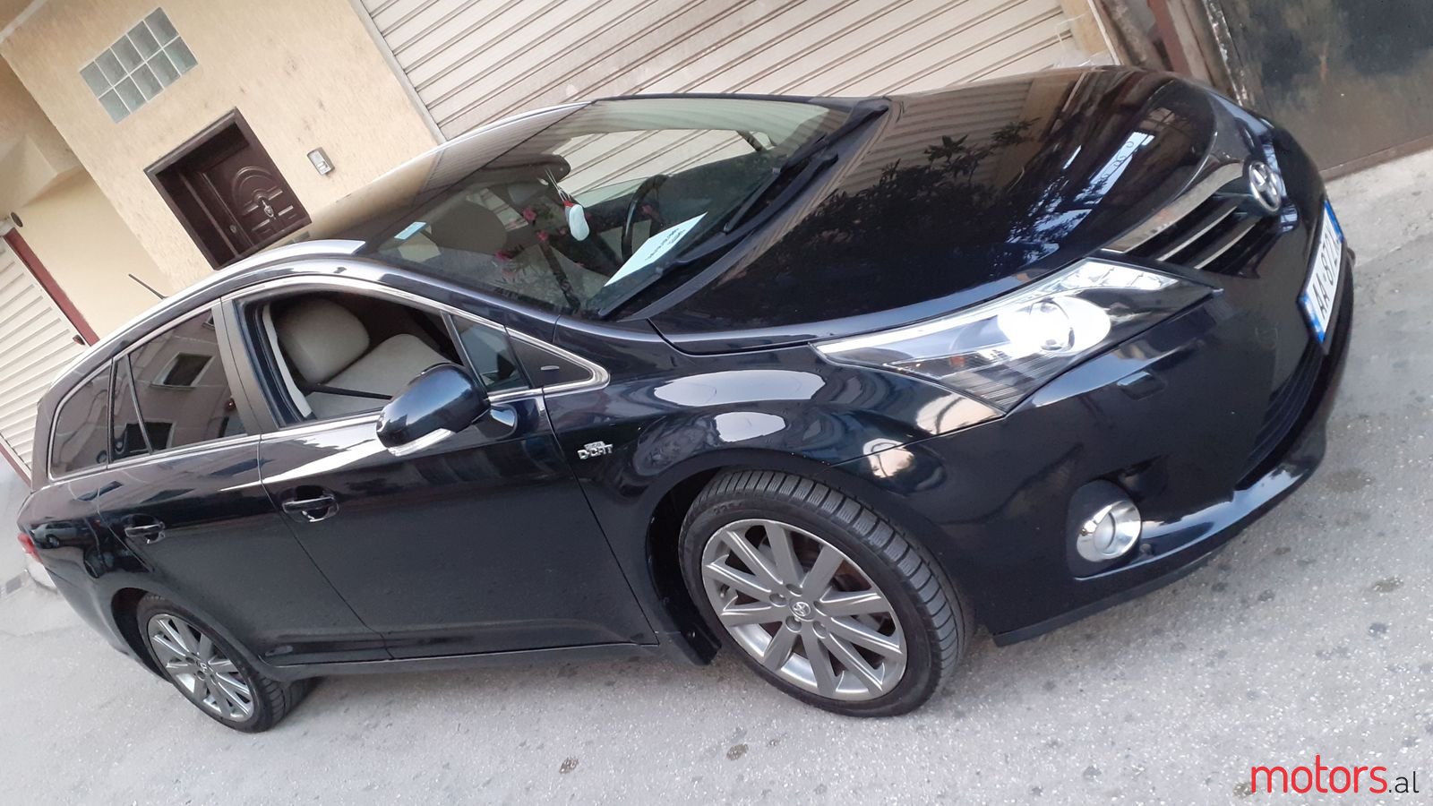 2012' Toyota Avensis photo #1