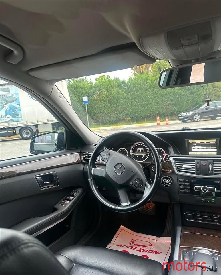 2013' Mercedes-Benz E 220 photo #4