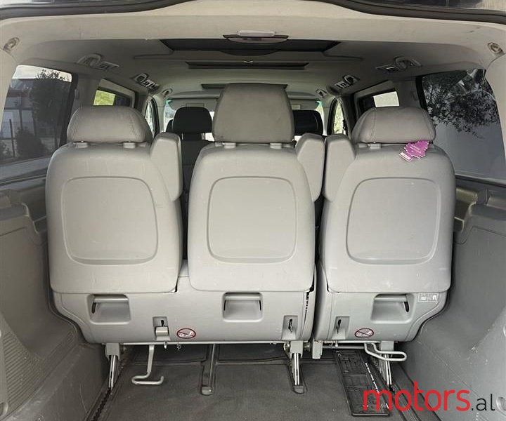 2008' Mercedes-Benz Viano photo #3