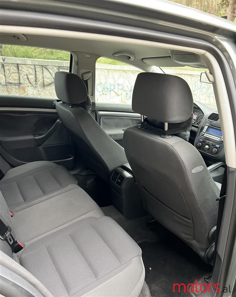 2006' Volkswagen Golf photo #2