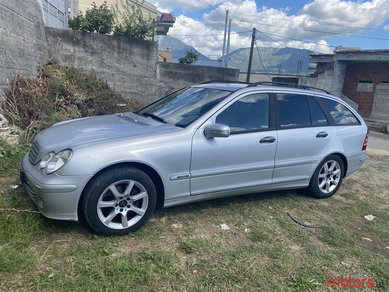 2005' Mercedes-Benz 220 photo #1