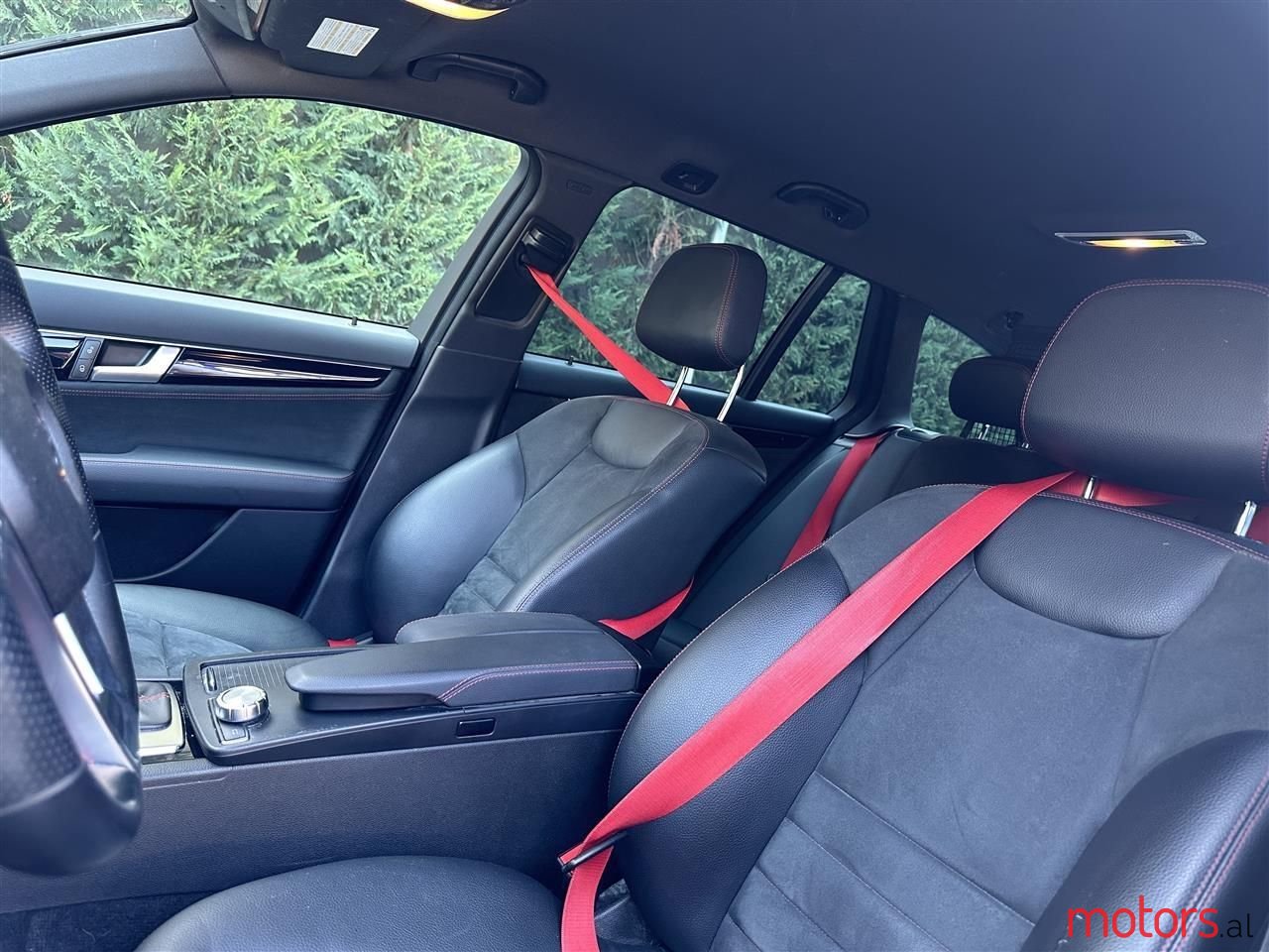 2012' Mercedes-Benz C 180 photo #3