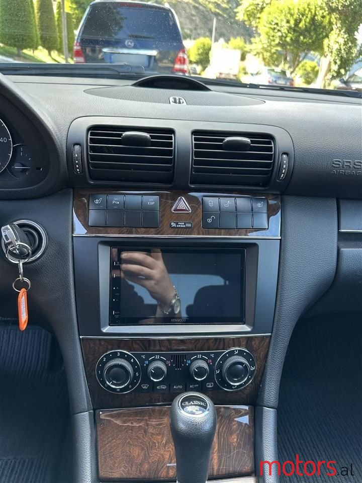 2004' Mercedes-Benz C 200 photo #5