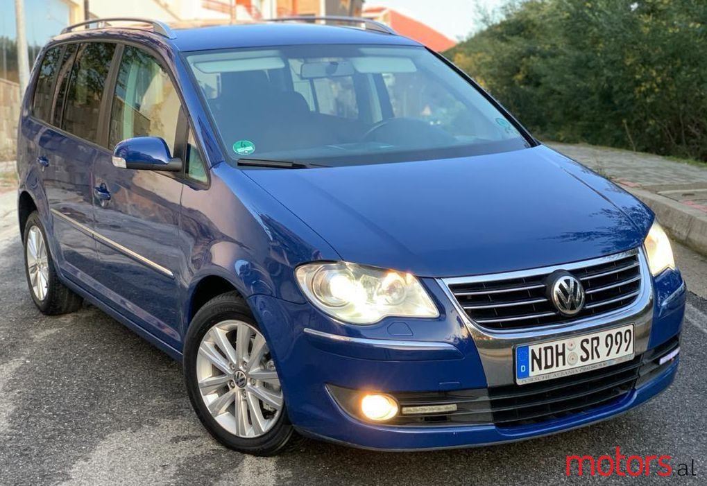 2007' Volkswagen Touran photo #1