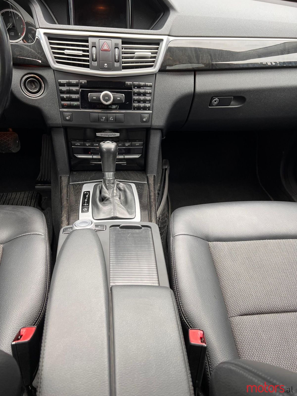 2009' Mercedes-Benz E 220 photo #2