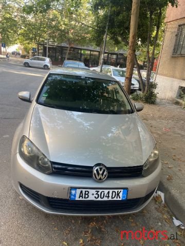 2010' Volkswagen Golf photo #1