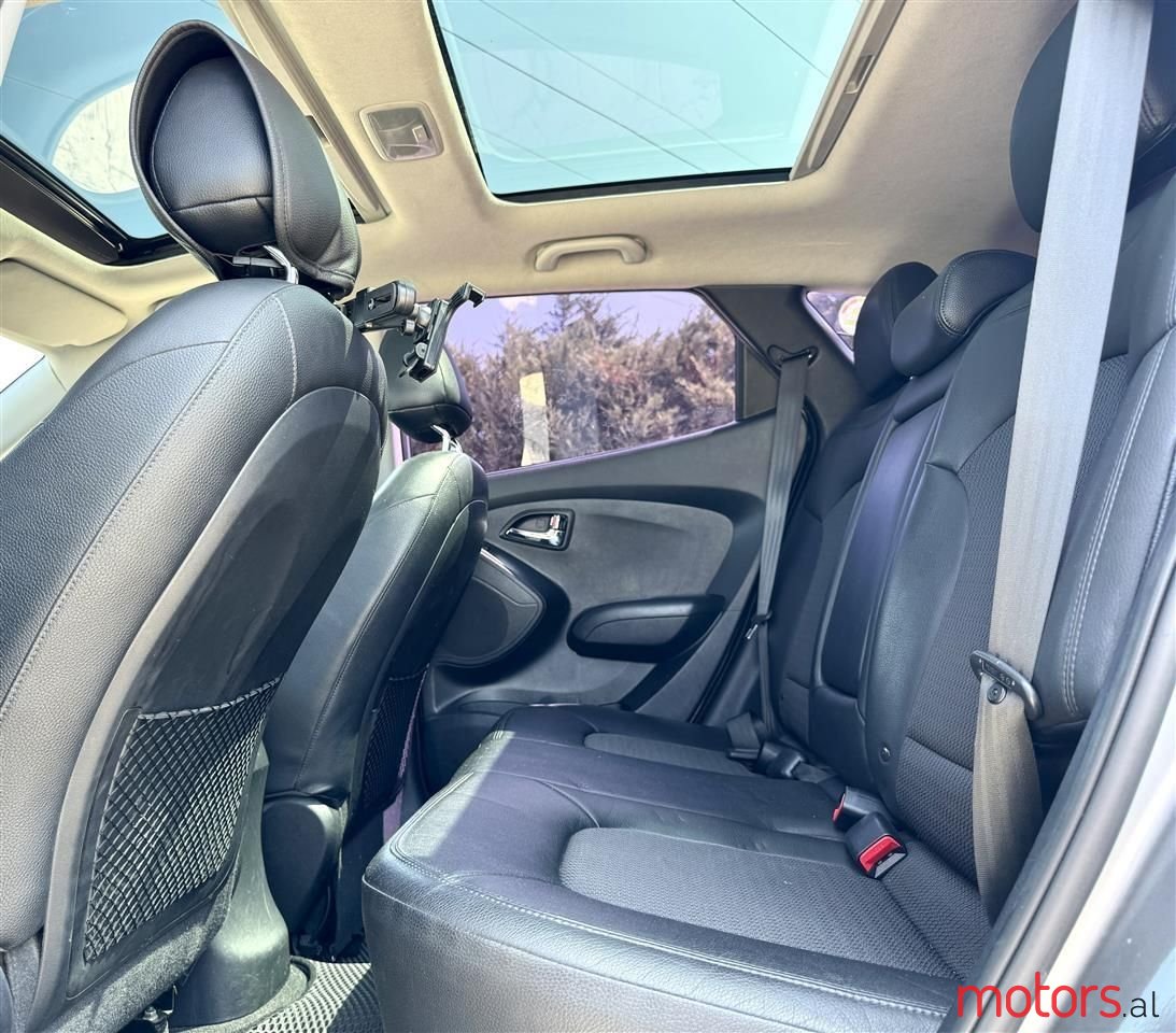 2011' Hyundai Tucson photo #3