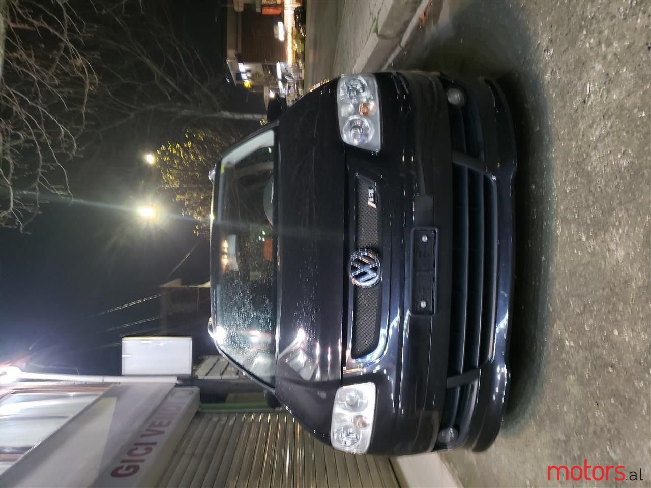 2006' Volkswagen Touran photo #3