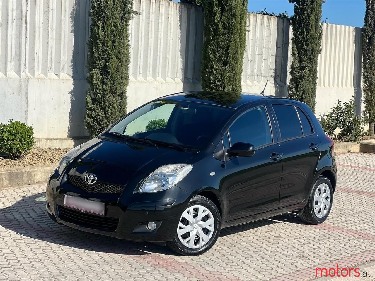 2010' Toyota Yaris photo #1