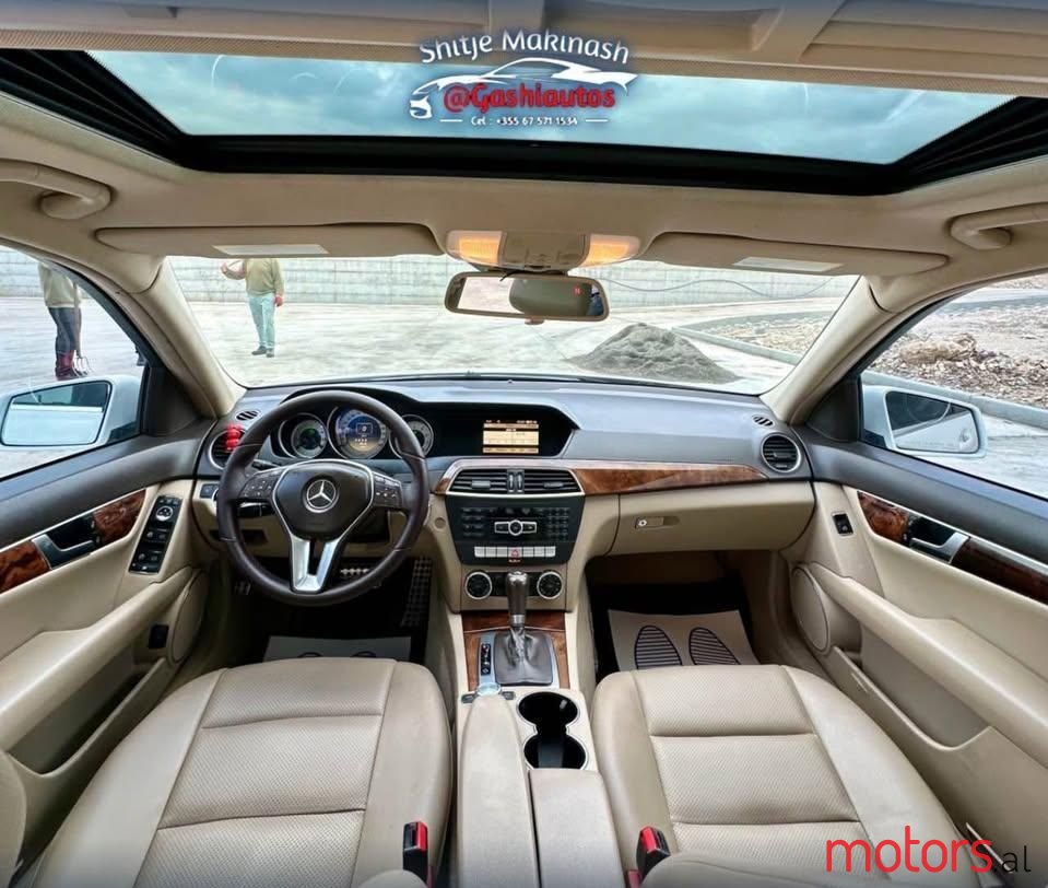 2012' Mercedes-Benz C 300 photo #6