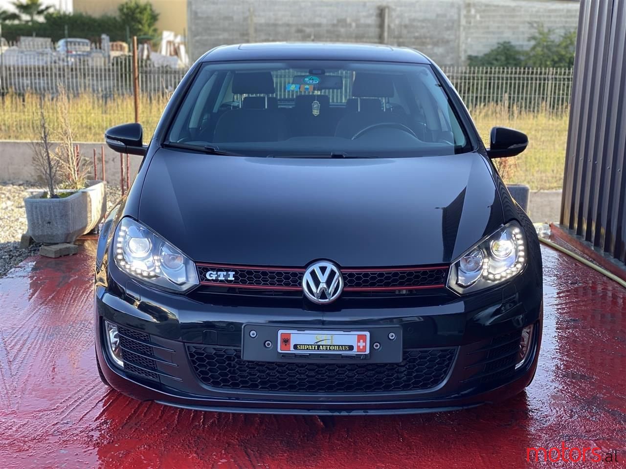 2009' Volkswagen Golf photo #4