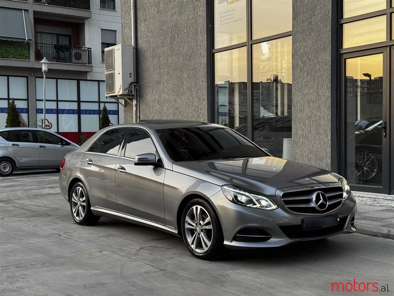 2014' Mercedes-Benz E 220 photo #1