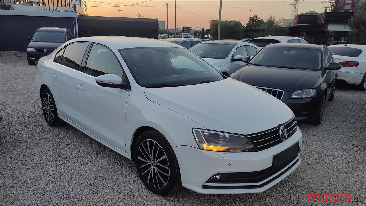 2015' Volkswagen Jetta photo #2