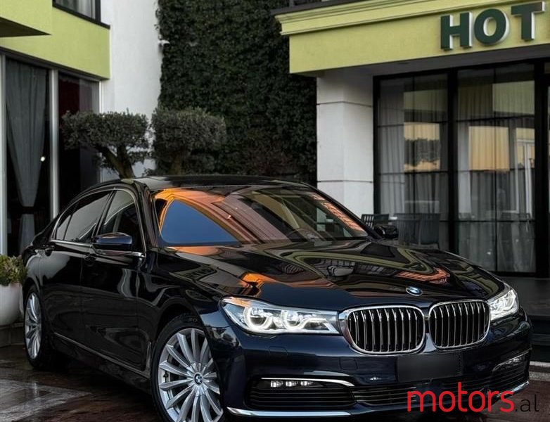 2017' BMW 730 photo #1