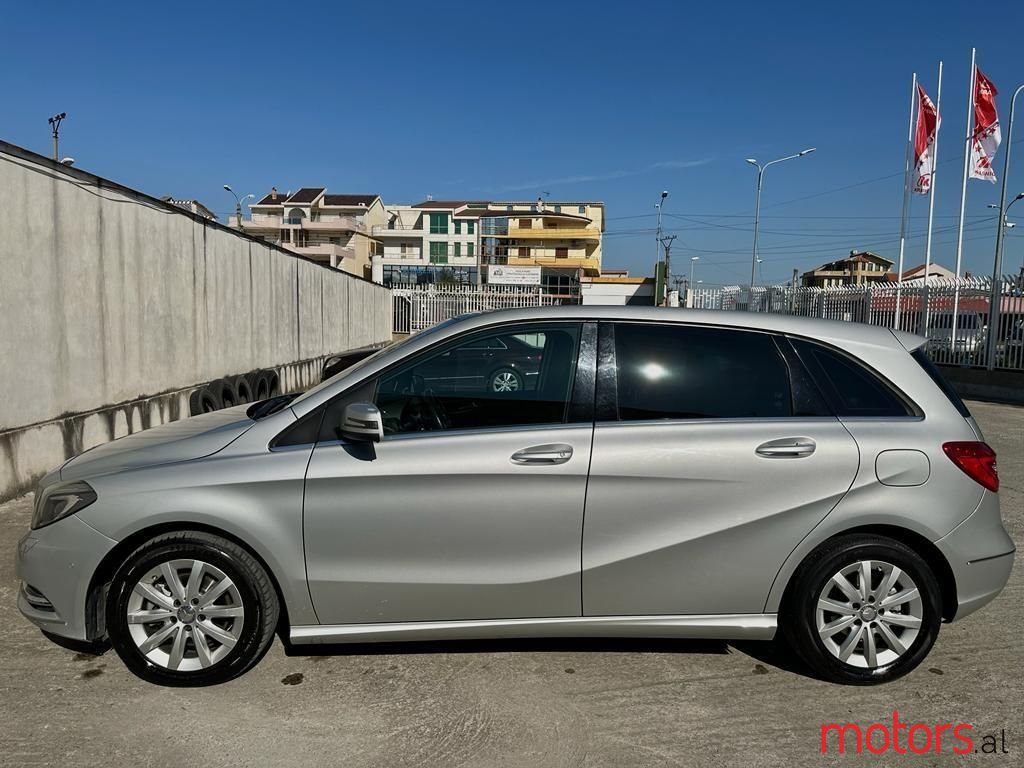 2015' Mercedes-Benz B 200 photo #6