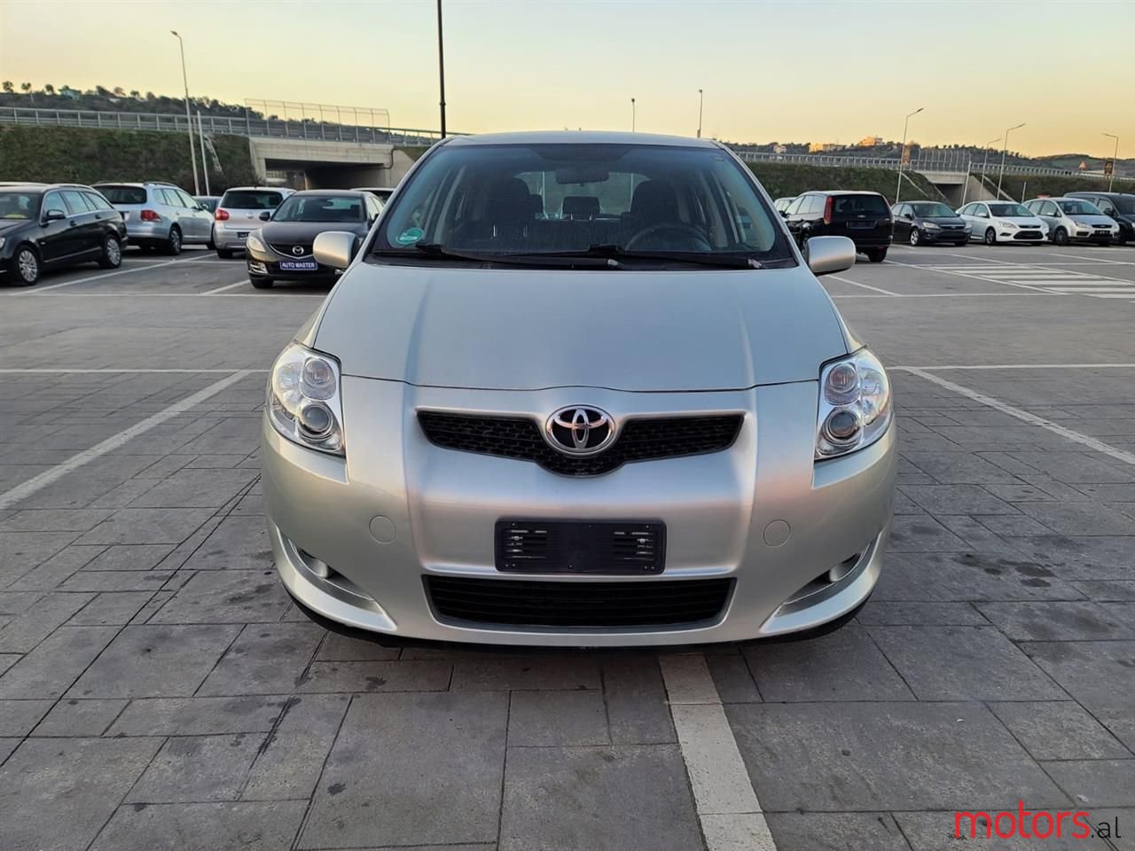 2008' Toyota Auris photo #3