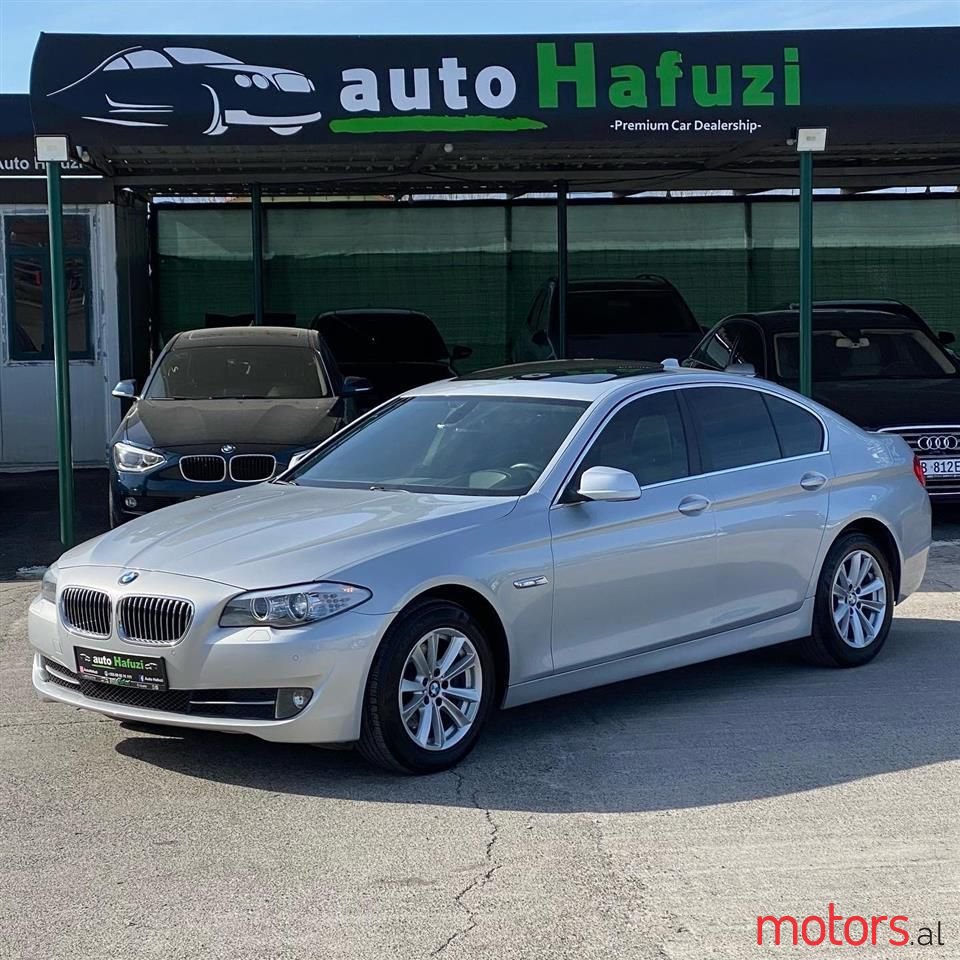 2011' BMW 520 photo #5