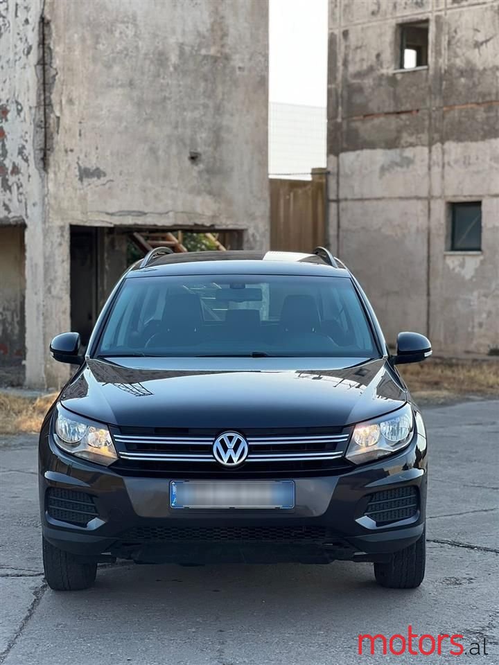2016' Volkswagen Tiguan photo #4