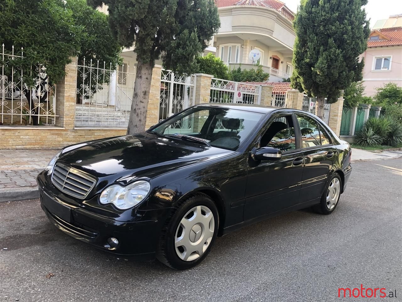 2007' Mercedes-Benz 220 photo #1