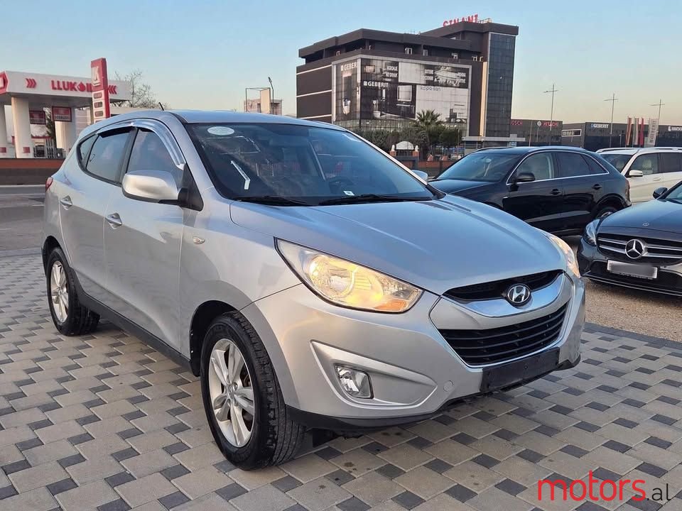 2011' Hyundai Tucson photo #2