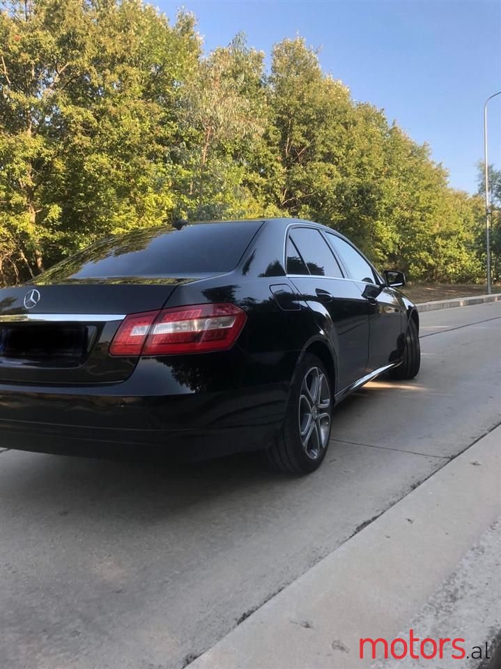 2012' Mercedes-Benz 220 photo #4