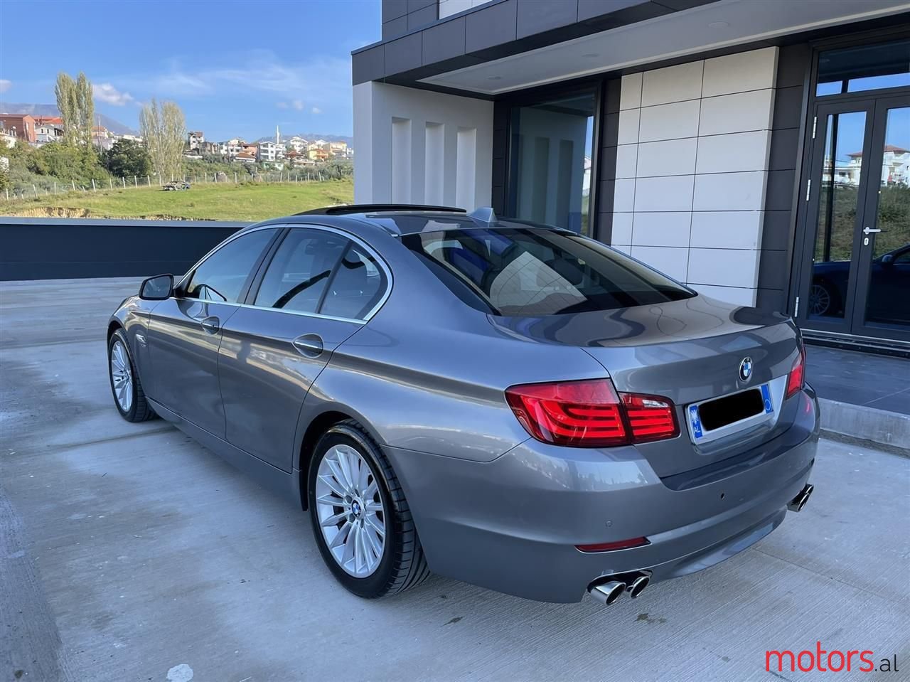 2011' BMW 535 photo #4