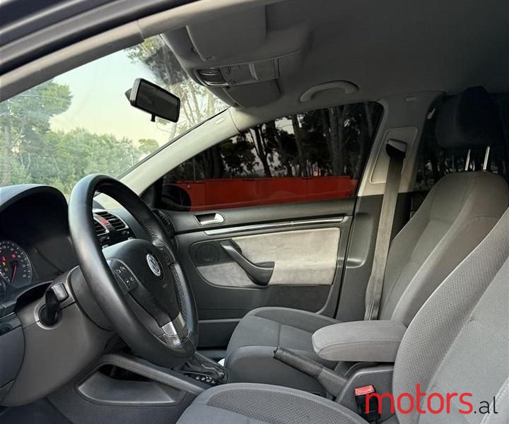 2006' Volkswagen Golf photo #6