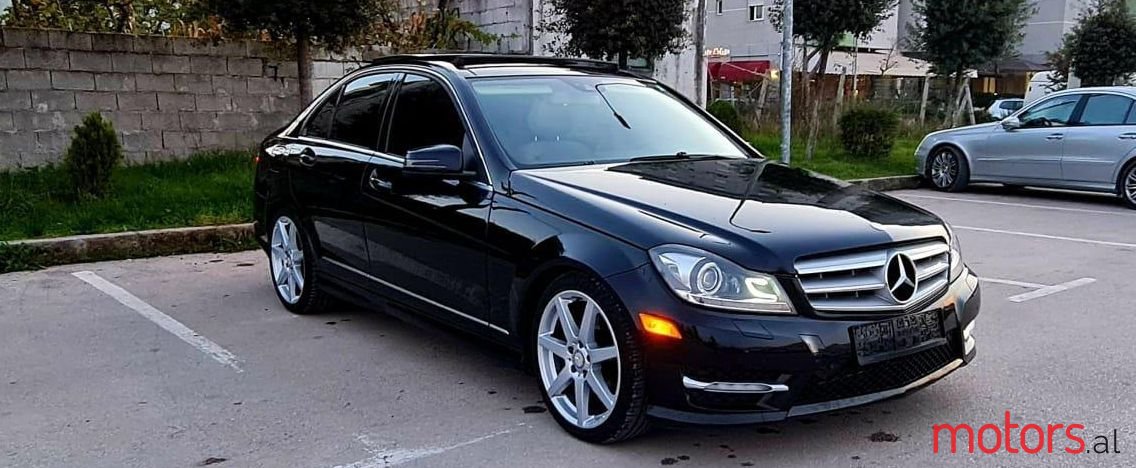 2012' Mercedes-Benz C 300 photo #1