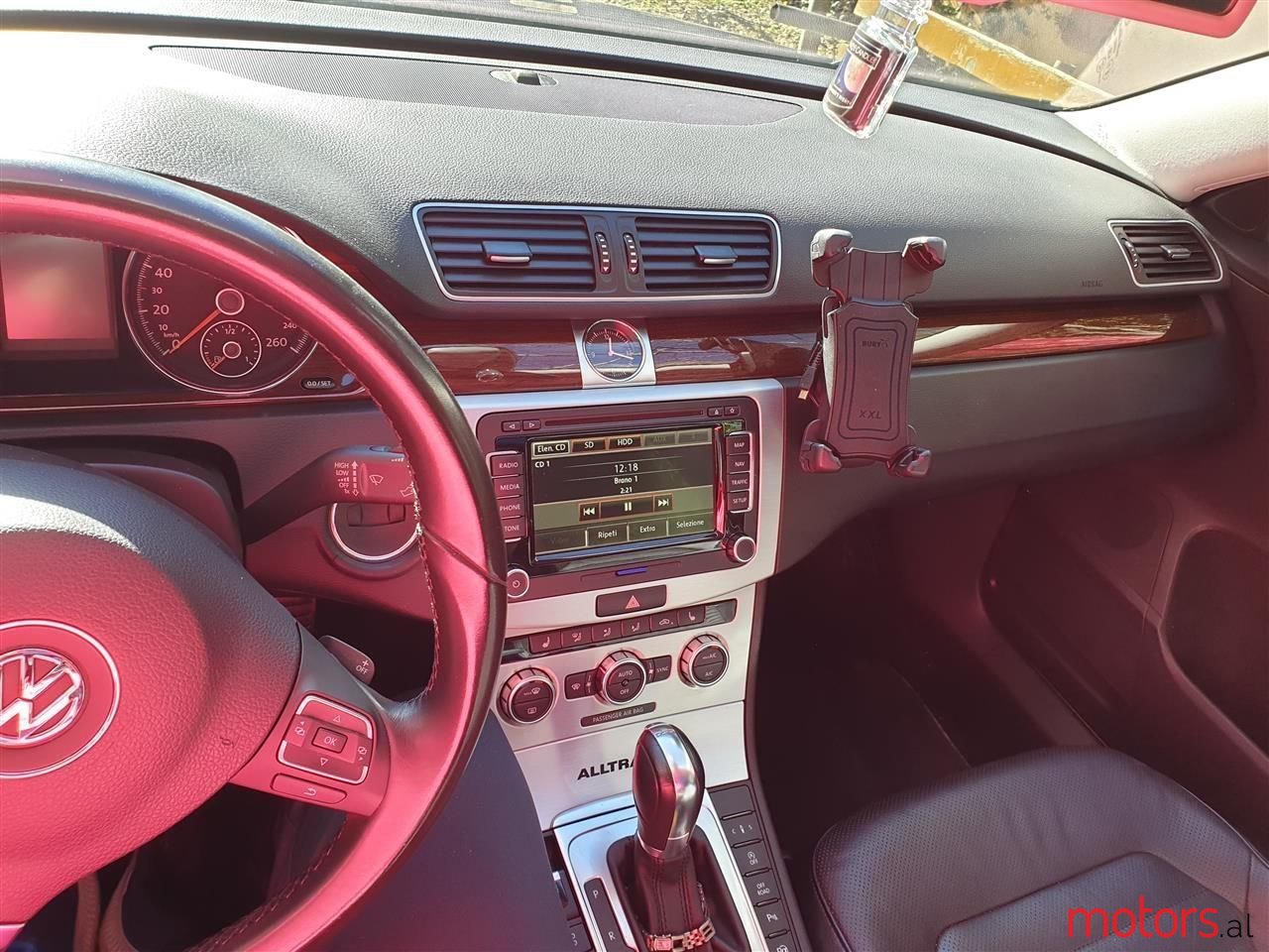 2014' Volkswagen Passat photo #3