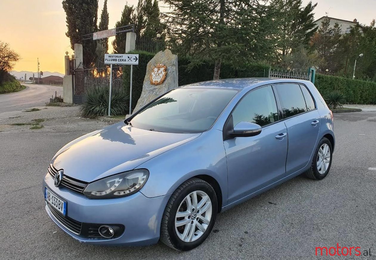 2009' Volkswagen Golf photo #1