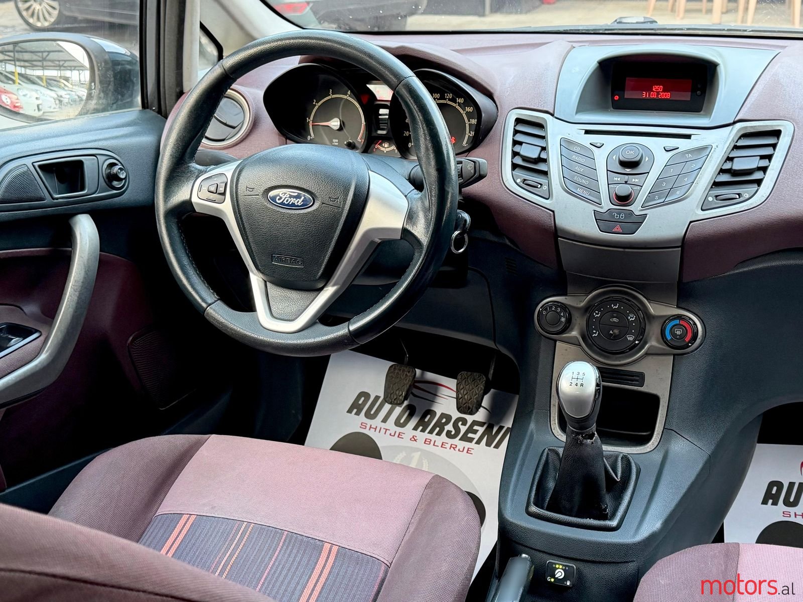 2010' Ford Fiesta photo #5