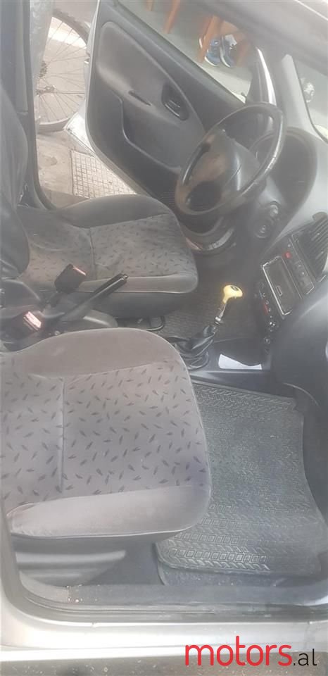 2000' Citroen Saxo photo #2