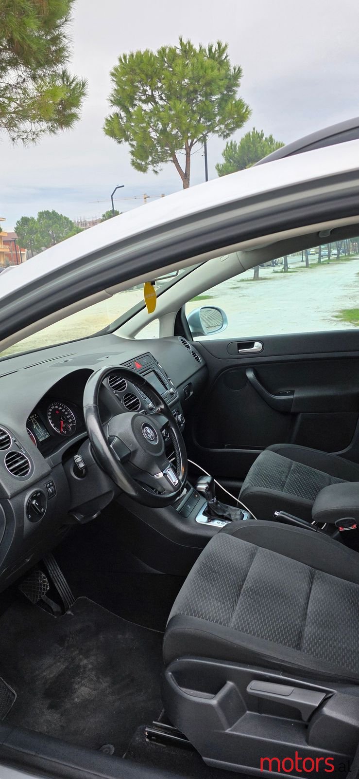 2009' Volkswagen Golf Plus photo #6