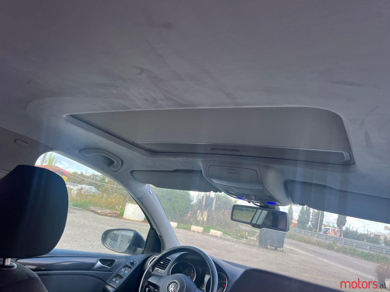 2010' Volkswagen Golf photo #6