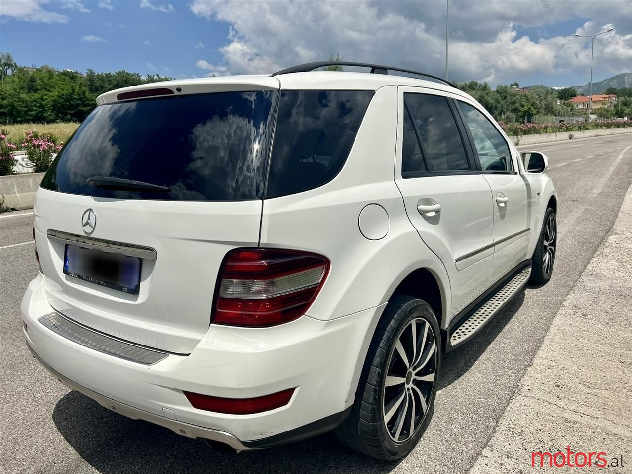 2009' Mercedes-Benz ML 320 photo #5