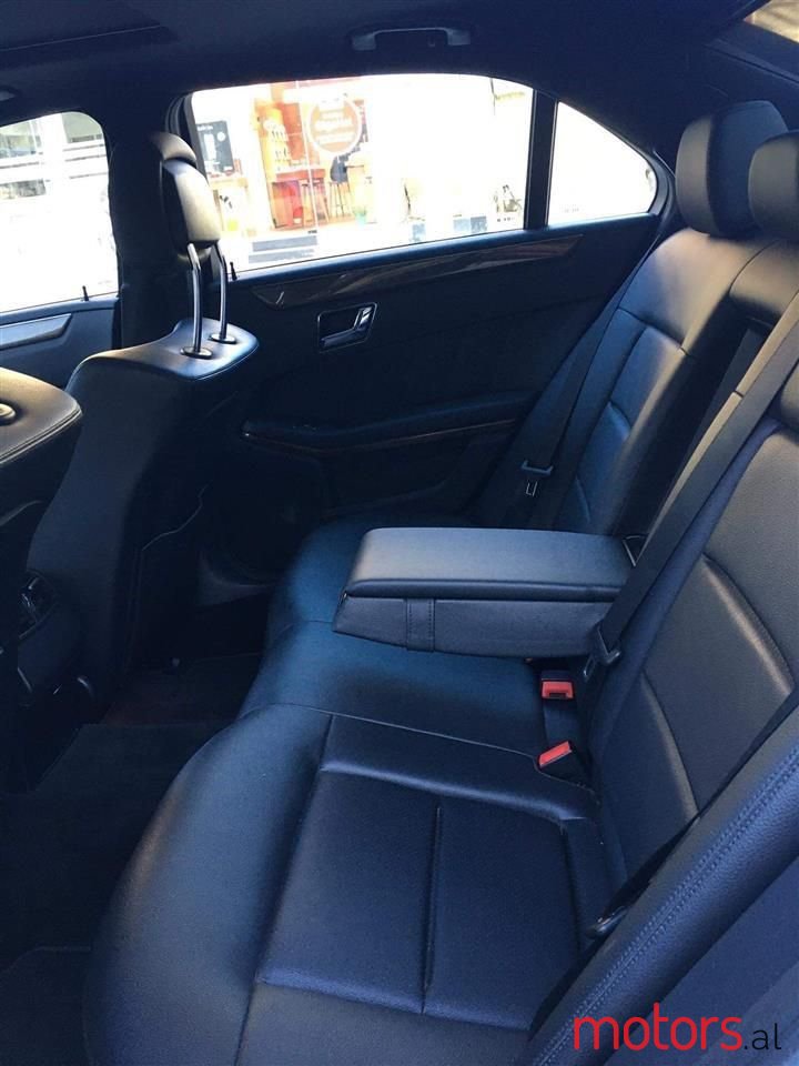2010' Mercedes-Benz E 350 photo #2