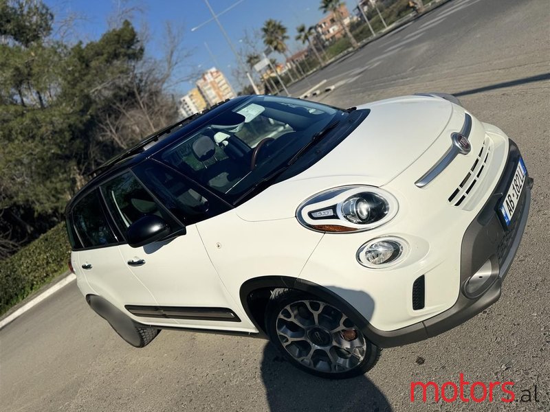 2014' Fiat 500L photo #3