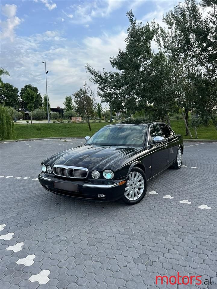 2006' Jaguar XJ photo #6