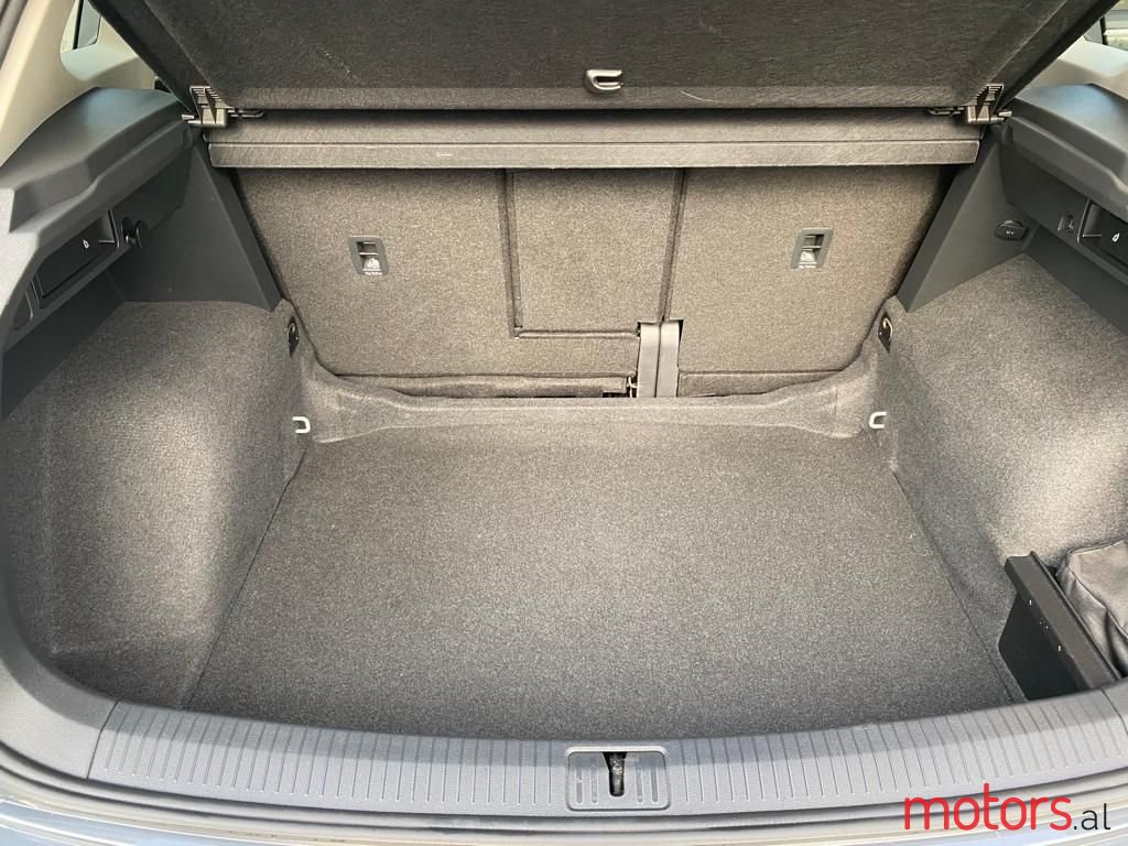 2017' Volkswagen Tiguan photo #4