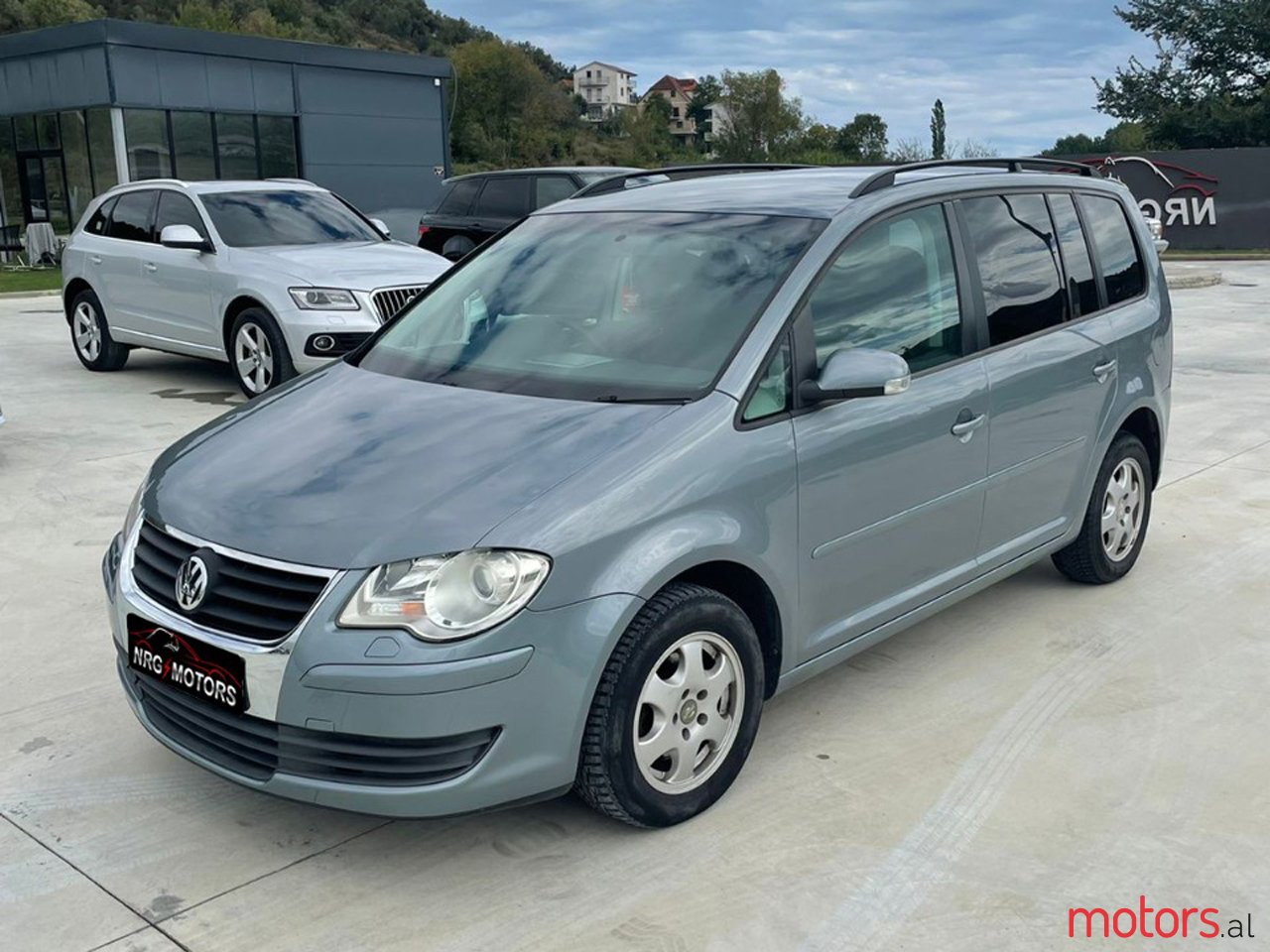 2007' Volkswagen Touran photo #1