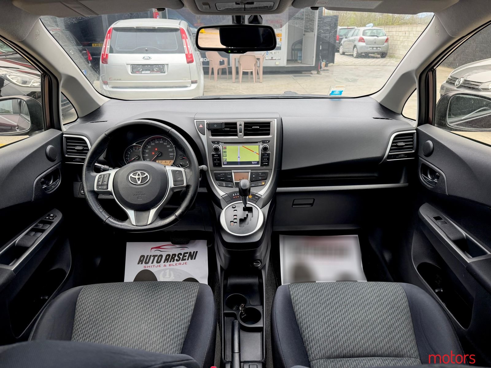 2012' Toyota Corolla Verso photo #2