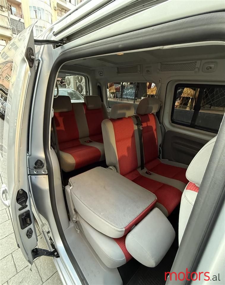 2008' Volkswagen Caddy photo #3