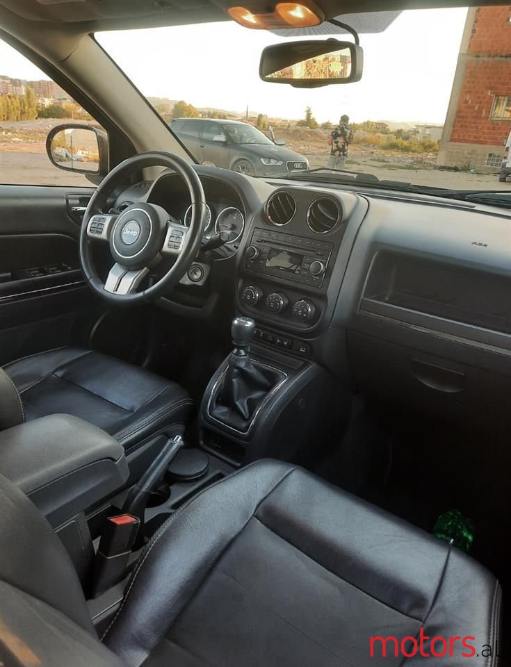 2012' Jeep Compass photo #6