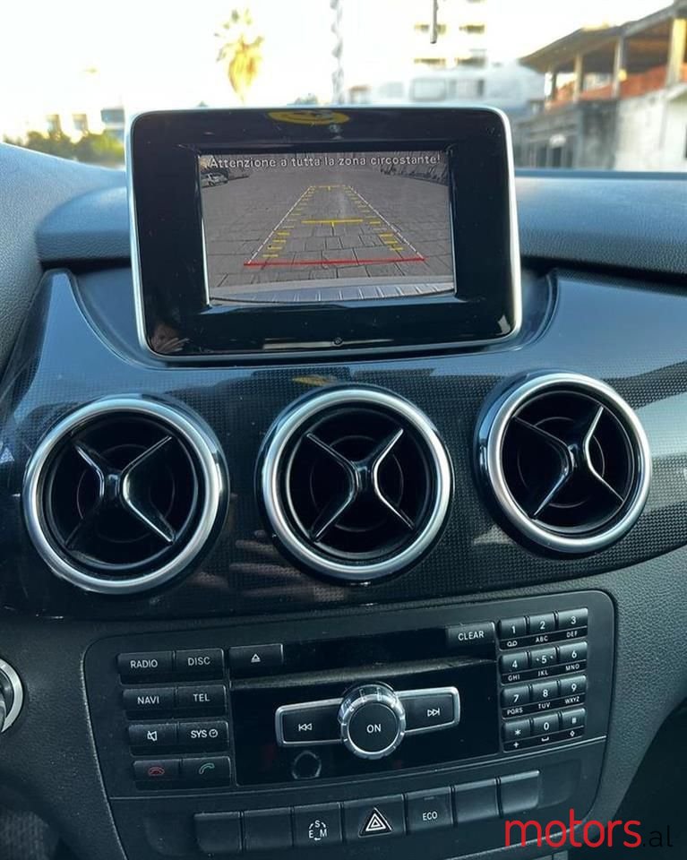 2013' Mercedes-Benz B 180 photo #5