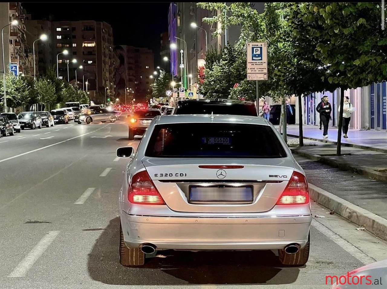 2008' Mercedes-Benz 320 photo #6