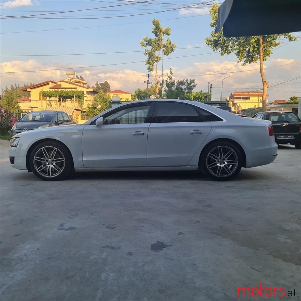 2012' Audi A8 photo #6