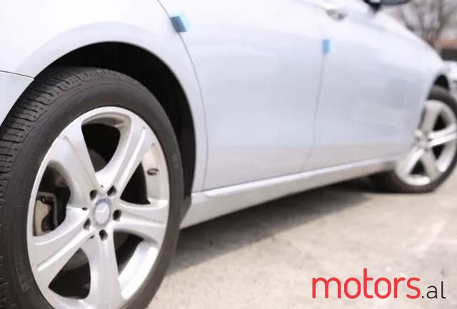 2017' Mercedes-Benz E 220 photo #3