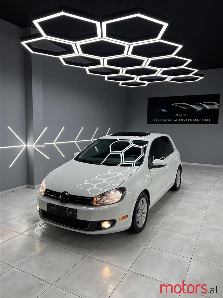 2010' Volkswagen Golf photo #1
