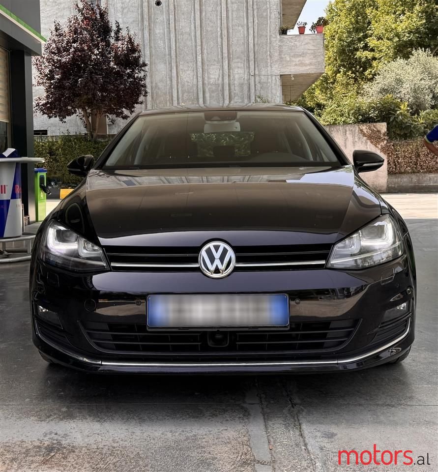 2013' Volkswagen Golf photo #2