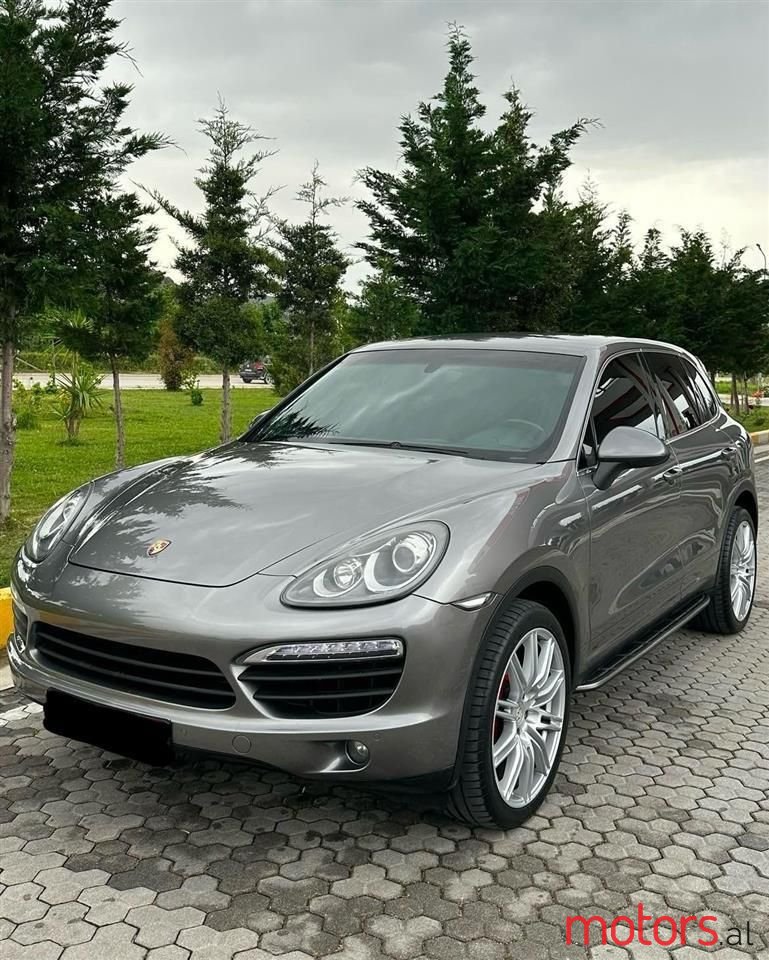 2010' Porsche Cayenne photo #1